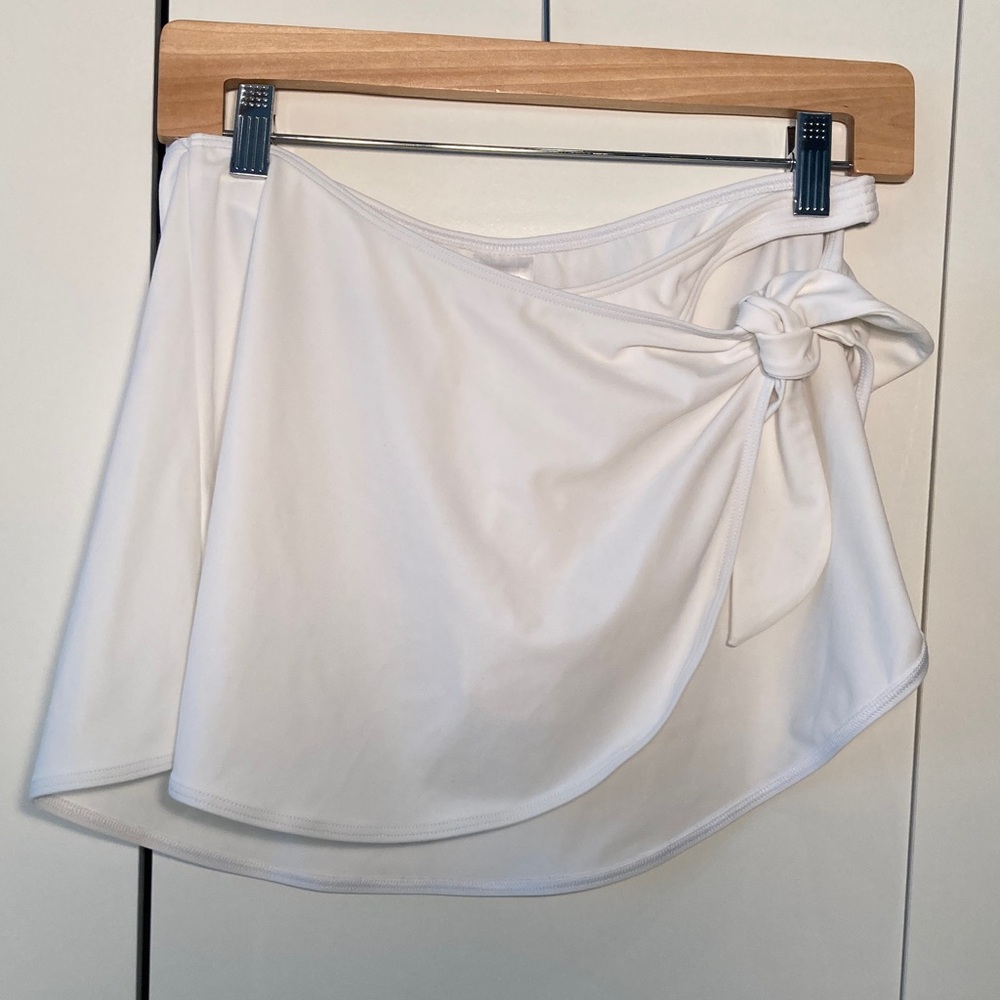 Shade & Shore White bikini skirtini with sarong attached S